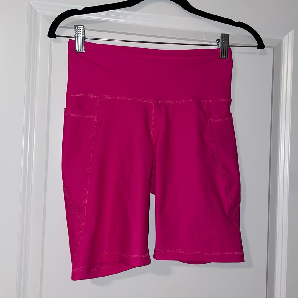 Pink bike short with pockets